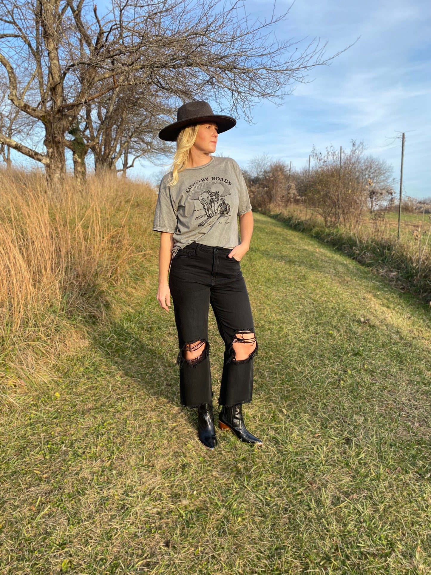 MINERAL WASHED GRAPHIC TEE - COUNTRY ROADS TAKE ME HOME